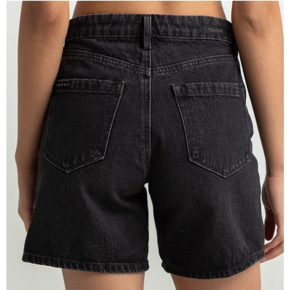 NWT BLANK NYC easy on women’s black denim shorts. Asymmetrical button fly. - Picture 4 of 9